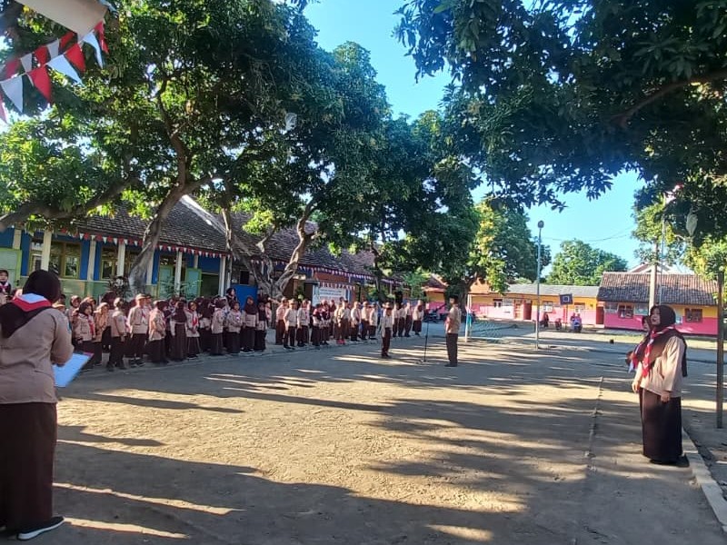 Upacara Hari Pramuka ke-64 di SD Negeri 2 Landangan