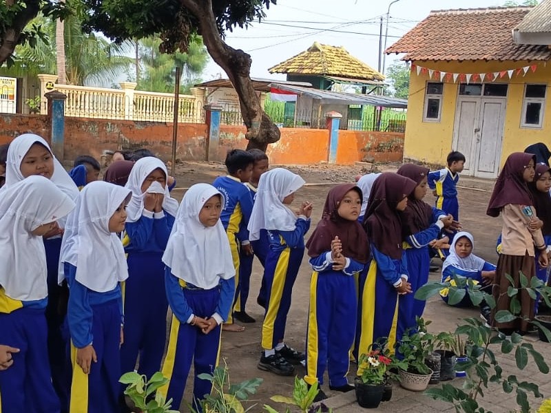 SD Negeri 2 Landangan Peringati Hari Pohon Sedunia 21 November 2025