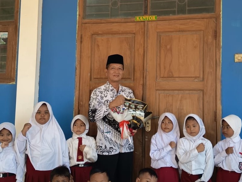 SD Negeri 2 Landangan Peringati Hari Guru Nasional 25 November 2025