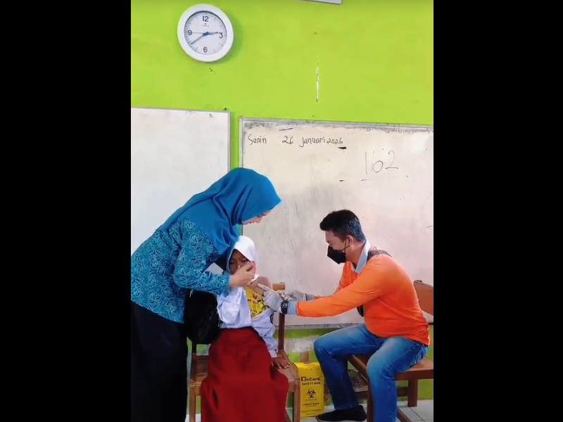 SDN 2 Landangan Mengadakan ORI KLB Campak Bekerja Sama dengan Puskesmas Kapongan